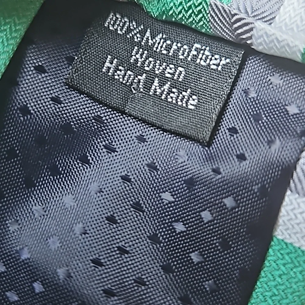 Zip-up boys tie